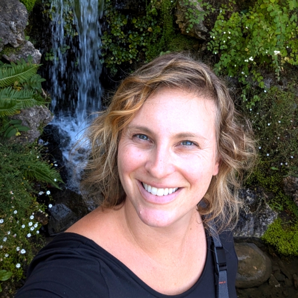 Meet your Posher, Emily